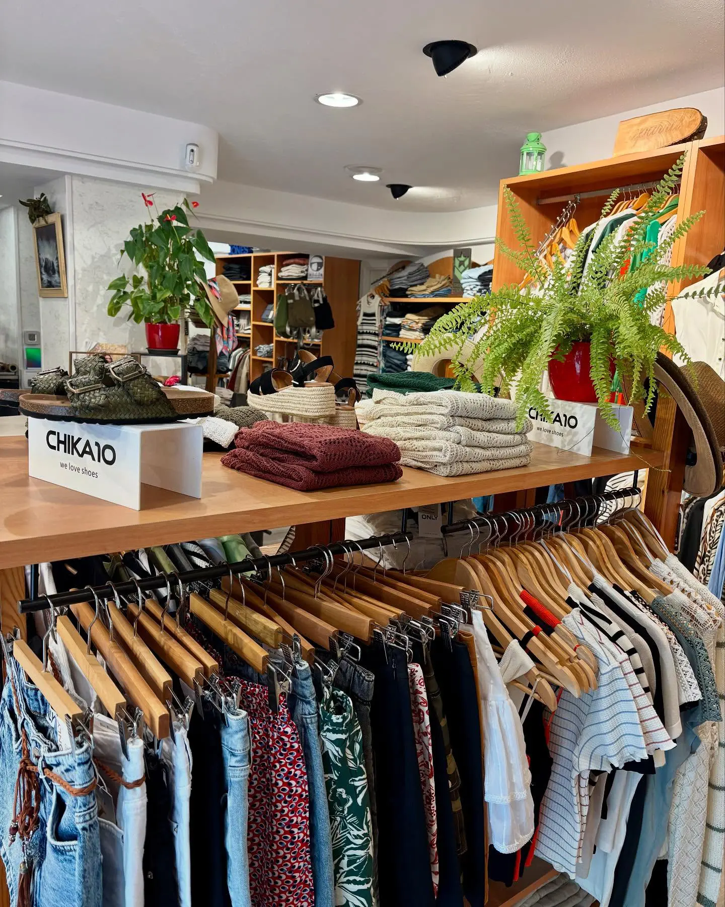 Aparra. Tienda de moda mujer y hombre